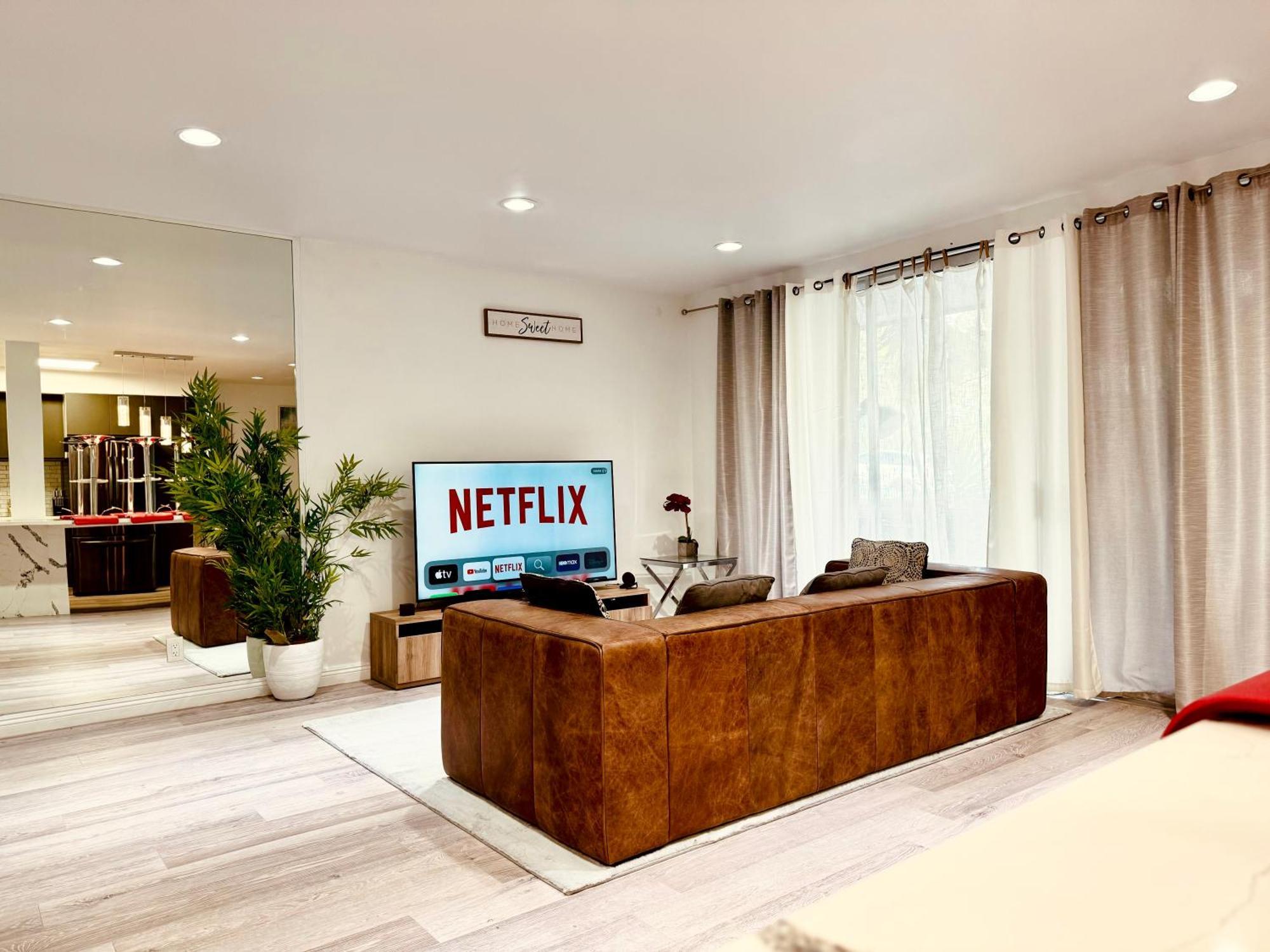 Amazing Large 2 Bedroom West Hollywood Apartment ลอสแอนเจลิส ภายนอก รูปภาพ